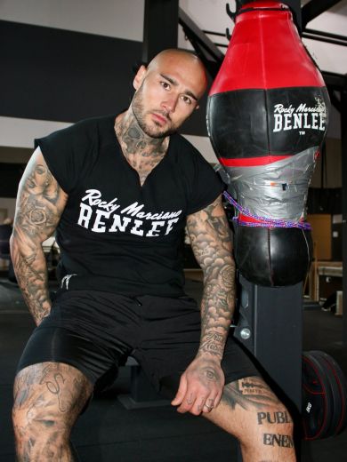 be-t-edwardsblack_02
